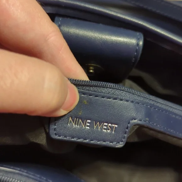 Blue Nine West bag purse tote with Id card hang tag - Picture 6 of 6